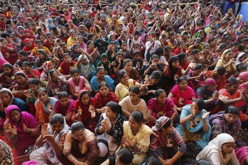 চট্টগ্রাম ইপিজেডে শ্রমিকদের বিক্ষোভ