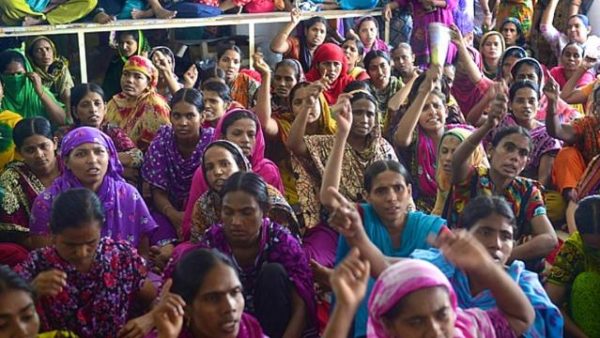 চট্টগ্রামে পোশাক শ্রমিক নেতা আটকের প্রতিবাদে বিক্ষোভ, পুলিশের লাঠিচার্জ, আহত শতাধিক