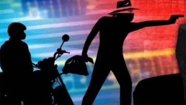 গার্মেন্টসের মালিক ও কর্মকর্তাকে গুলি করে শ্রমিকদের বেতনের ২০ লাখ টাকা ছিনতাই