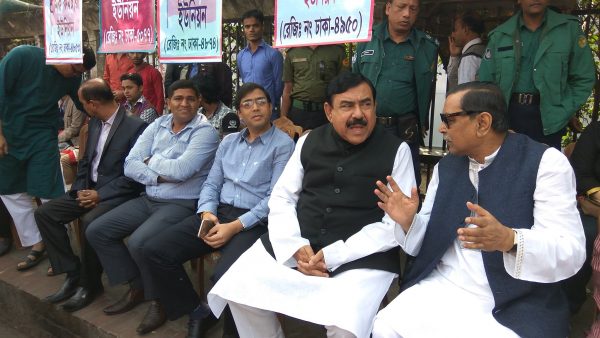 ৫ বছরের মধ্যে ওয়েজ বোর্ড অনুযায়ী বেতন পাবেন শ্রমিকরা