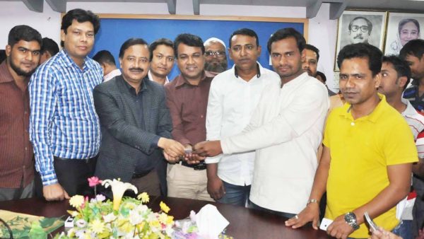 না’গঞ্জে ক্রোনি টেক্স সুয়েটার্সের ৯২৮ জন শ্রমিককে চাকুরীচ্যুত, বকেয়া পাওনাদি পরিশোধ