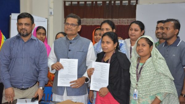 Bangladeshi union signs collective agreement with Natural Denims Ltd.