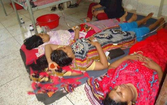 গাজীপুরে গরমে অসুস্থ শতাধিক পোশাক শ্রমিক