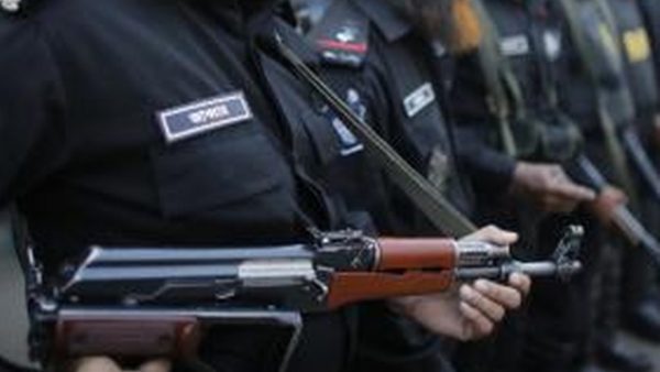 নারায়নগঞ্জে জঙ্গী সন্দেহে পোশাক কারখানার মালিক আটক!