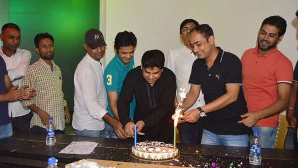 আড়ম্বরপূর্ণ পরিবেশে ইন্টারন্যাশনাল কুরিয়ার কোম্পানী এম.আর.এফ এয়ার এক্সপ্রেস সার্ভিসেস লি: এর ১ম বর্ষপূর্তি অনুষ্ঠিত।
