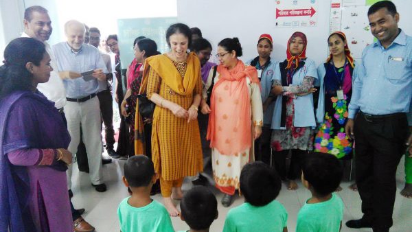 “নারী শ্রমিকদের প্রজনন স্বাস্থ্য সচেতনতা তৈরীতে নেয়া উদ্যোগগুলো প্রশংসনীয়” -ডঃ এ্যানি ভেসচেন্স