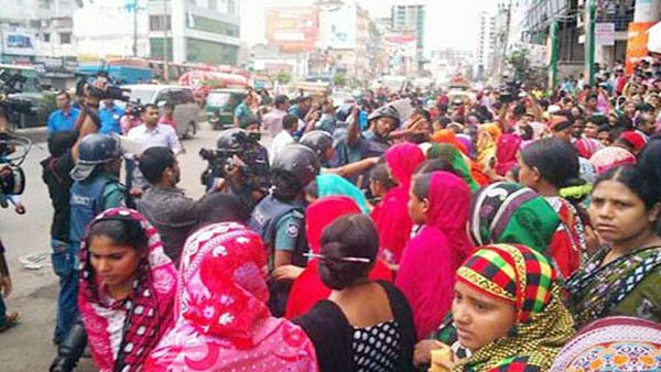 গাজীপুরে বকেয়া বেতনের দাবিতে পোশাক শ্রমিকদের আন্দোলন: আহত ১৬