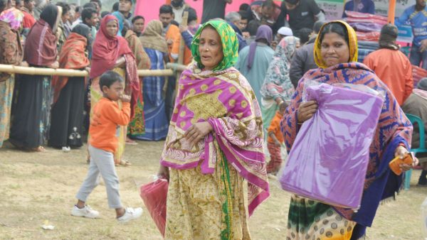 গোল্ডেন পেনিং এর সহযোগিতায় দুস্থ শীতার্তদের পাশে আরএমজি টাইমস
