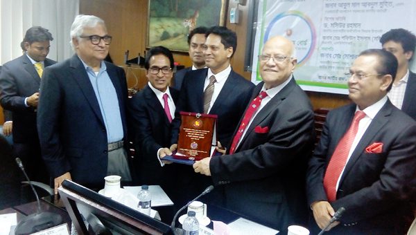 ওয়ালটনকে সেরা ভ্যাটদাতার পুরস্কার দিলো এনবিআর