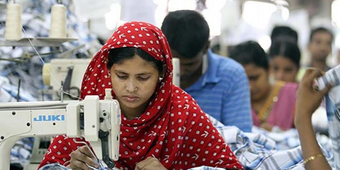 ৫১% বাড়িয়ে পোশাক খাতে ন্যূনতম মজুরি আট হাজার