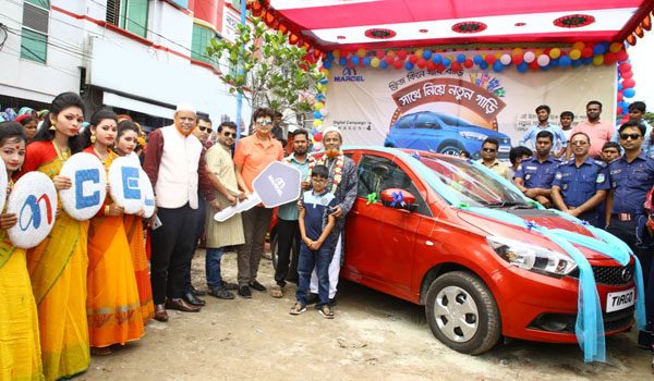 মায়ের জন্য মার্সেল ফ্রিজ কিনে নতুন গাড়ি পেলেন টাইলস মিস্ত্রি