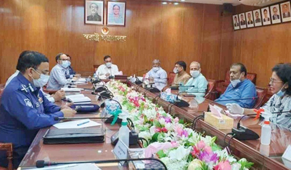 ঢাকার শ্রমিক দিয়েই সীমিত আকারে পোশাক কারখানা চালাতে হবে: স্বরাষ্ট্রমন্ত্রী